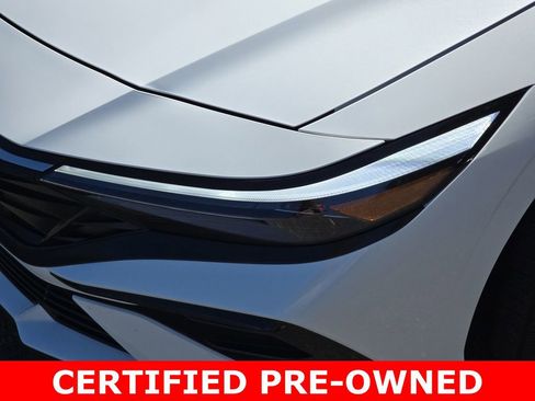 Used 2025 Hyundai Elantra Limited FWD image 31