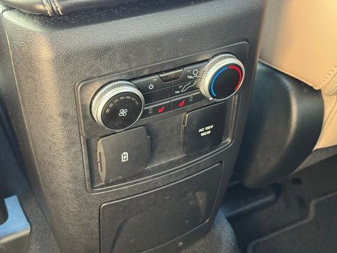 Used 2022 Ford Explorer Limited w/ Limited Technology Package image 13