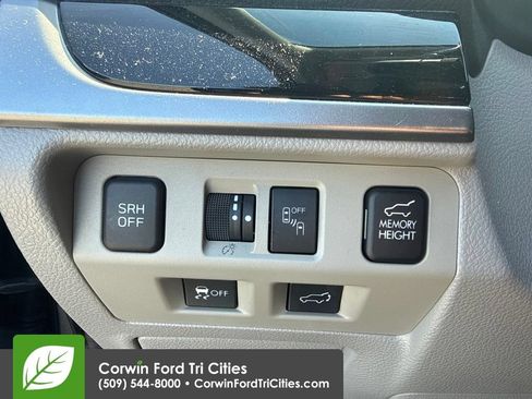 Used 2018 Subaru Forester 2.5i Limited AWD/4WD image 10