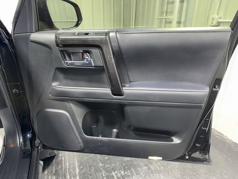 Used 2023 Toyota 4Runner 40th Anniversary SE AWD/4WD image 12