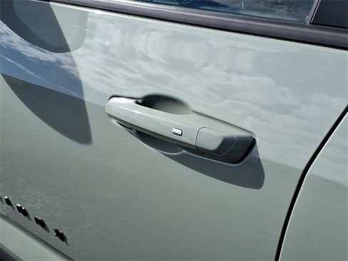 New 2026 Chevrolet Equinox LT w/ Convenience Package II image 11