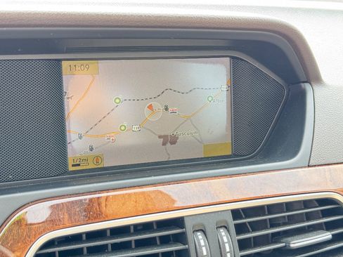 Used 2012 Mercedes-Benz C 250 Sport image 18