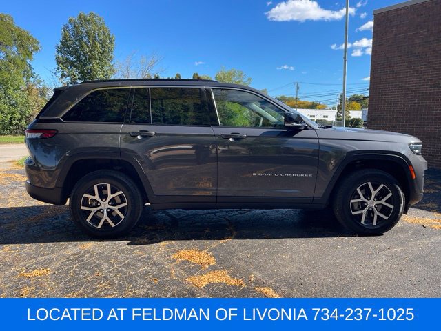Used 2024 Jeep Grand Cherokee Limited AWD/4WD image 6