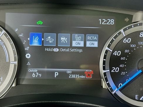 Certified 2024 Toyota Highlander XLE image 12