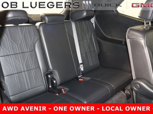 Certified 2025 Buick Enclave Avenir image 17