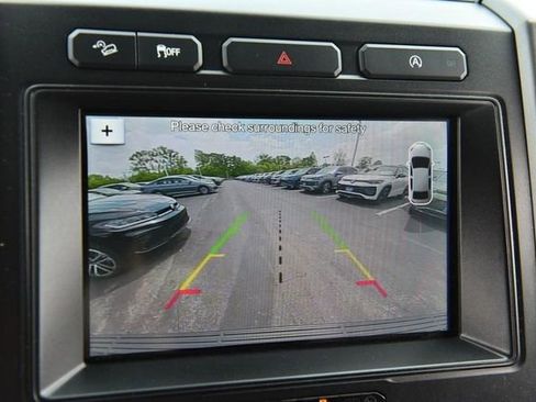 Used 2019 Ford Expedition XLT w/ Equipment Group 202A AWD/4WD image 14