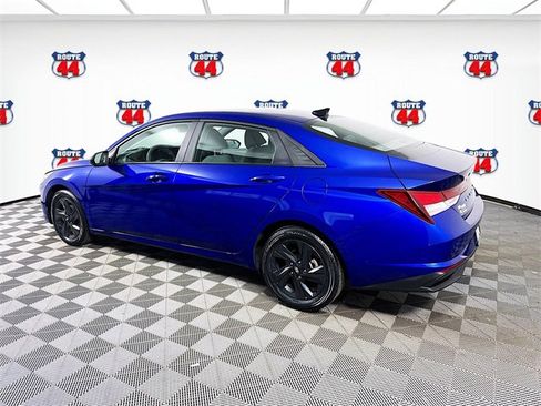 Used 2022 Hyundai Elantra SEL image 6