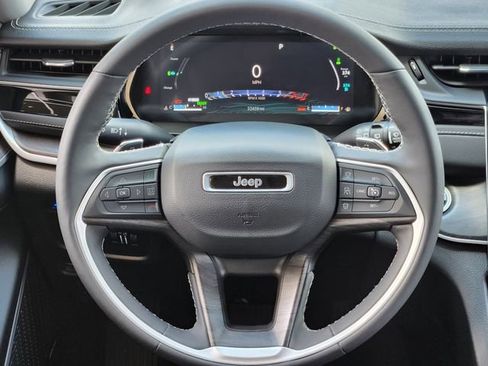 Certified 2023 Jeep Grand Cherokee 4WD 4xe w/ Luxury Tech Group II image 28