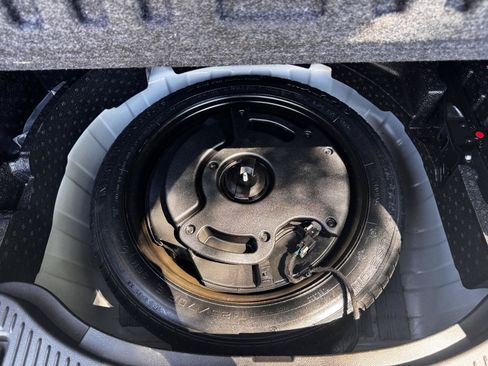 Certified 2019 Buick Encore Preferred AWD/4WD image 12