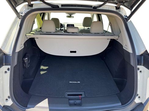 Used 2023 Nissan Rogue SV w/ SV Premium B Package AWD/4WD image 19