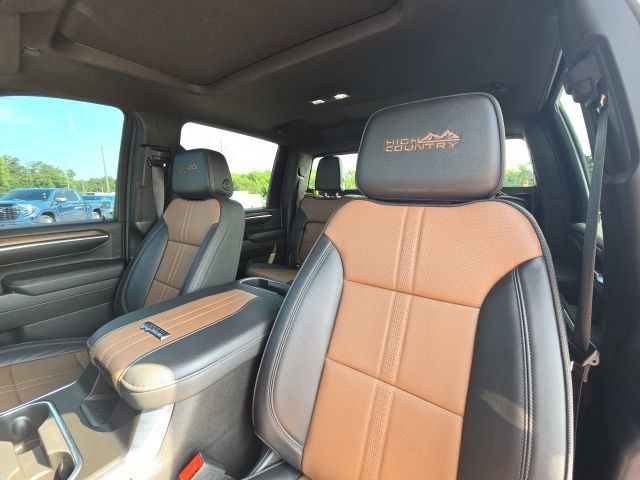 Used 2024 Chevrolet Silverado 3500 High Country w/ High Country Premium Package AWD/4WD image 22