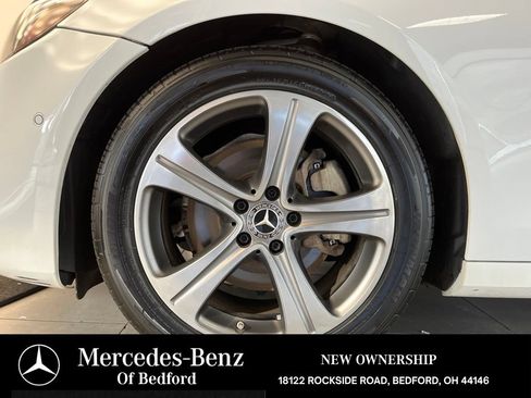 Used 2018 Mercedes-Benz E 300 4MATIC image 32