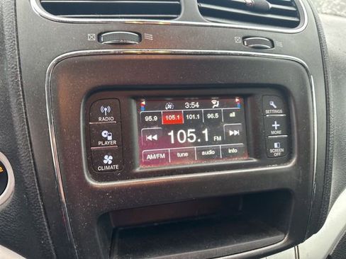 Used 2019 Dodge Journey SE image 10