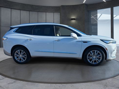Used 2022 Buick Enclave Essence w/ Experience Buick Package image 7