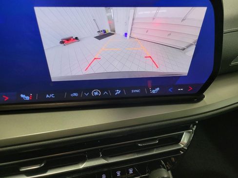 Certified 2025 Chevrolet Traverse LT w/ LPO, Floor Liner Package image 14