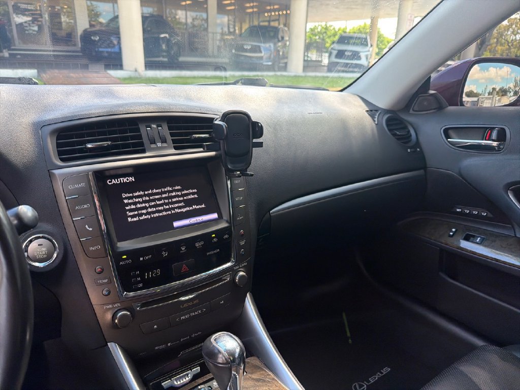 Used 2014 Lexus IS 250C w/ Luxury Package RWD image 5