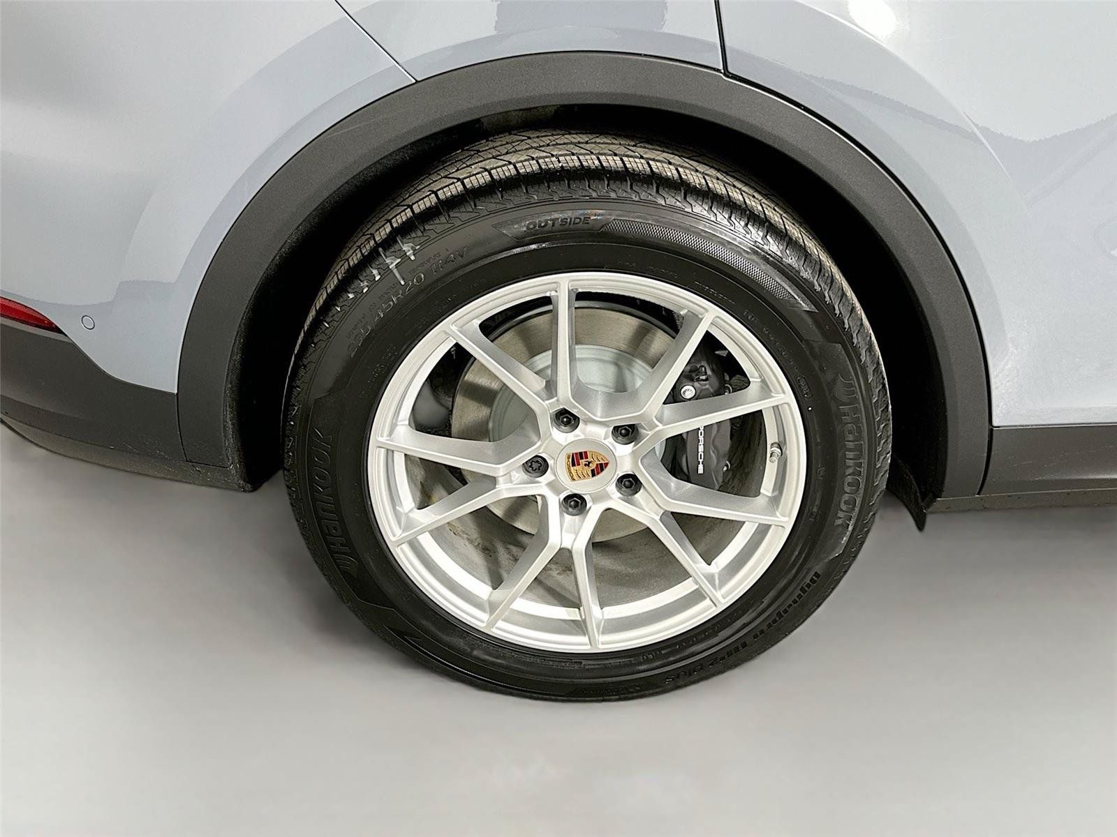 Certified 2026 Porsche Cayenne AWD/4WD image 13
