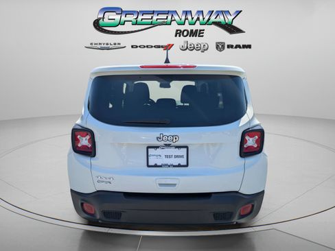 Used 2023 Jeep Renegade Latitude AWD/4WD image 6