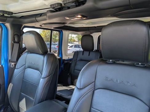 Used 2022 Jeep Wrangler Unlimited Sahara AWD/4WD image 14