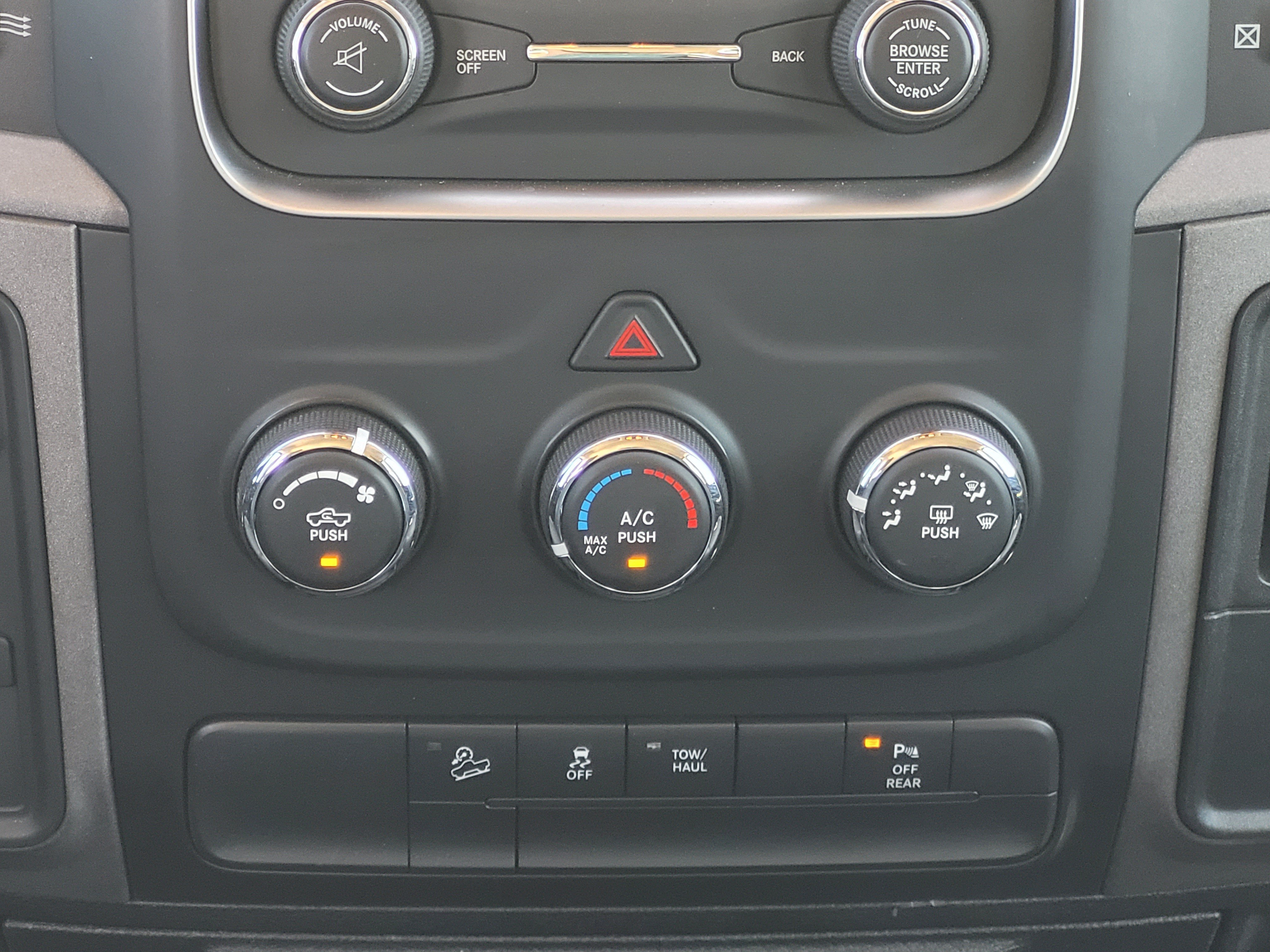 Used 2018 RAM 2500 Tradesman w/ Chrome Appearance Group AWD/4WD image 14