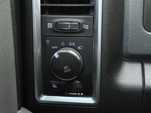 Used 2018 RAM 2500 Big Horn w/ Harvest Edition image 25