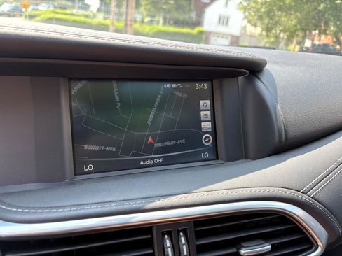 Used 2018 INFINITI QX30 Premium w/ Navigation Package image 29