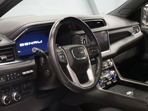 Used 2023 GMC Yukon Denali w/ Advanced Technology Package image 12