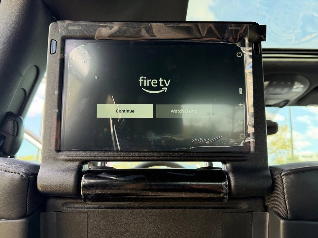 New 2026 Chrysler Pacifica Select FWD image 28