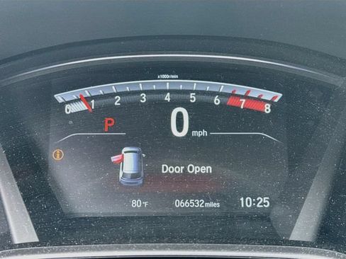 Used 2018 Honda CR-V Touring image 11