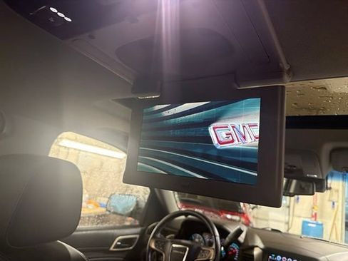 Used 2018 GMC Yukon Denali w/ Open Road Package AWD/4WD image 12