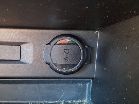 Used 2024 Volkswagen Tiguan SE w/ Panoramic Sunroof Package FWD image 26