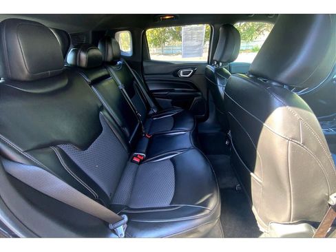 Used 2023 Jeep Compass Altitude image 27