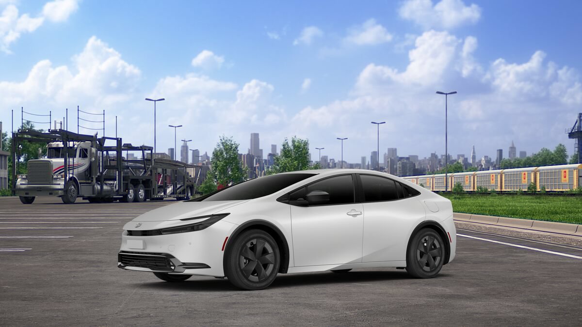 New 2027 Toyota Prius LE FWD image 2