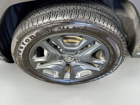 Used 2024 Toyota RAV4 Adventure AWD/4WD image 4