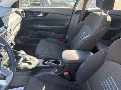 Used 2019 Kia Forte S w/ S Premium Package FWD image 10