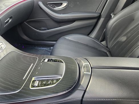 Used 2022 Mercedes-Benz E 350 Sedan image 23