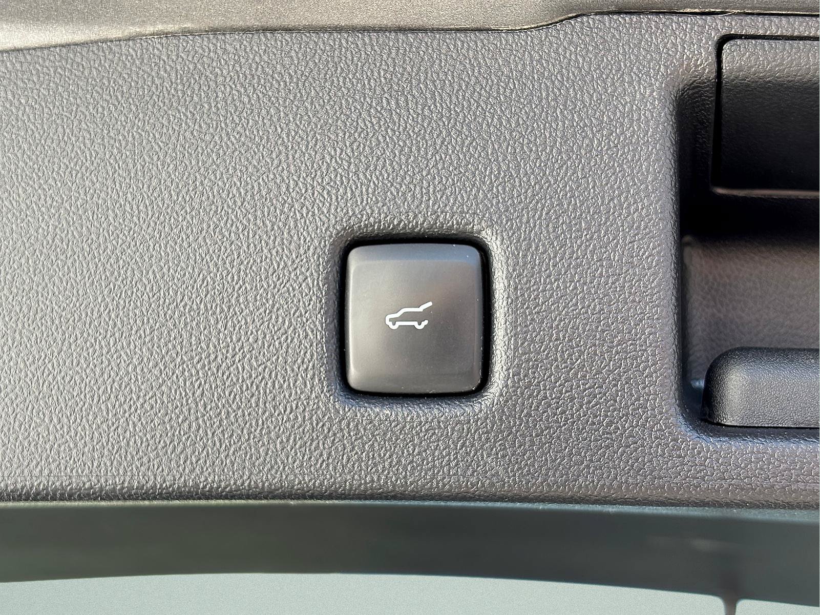 Used 2025 Ford Escape Platinum AWD/4WD image 6