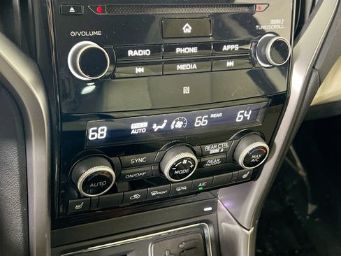 Used 2022 Subaru Ascent Premium w/ Convenience Package image 15