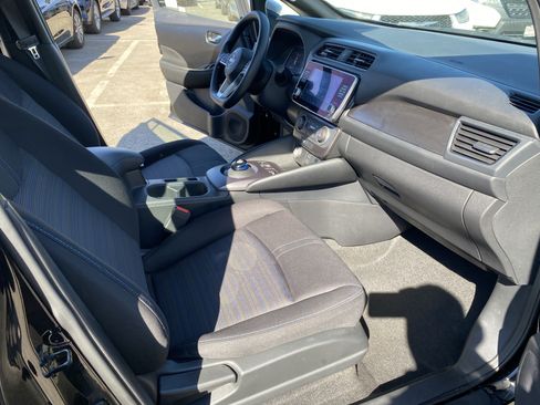 Used 2025 Nissan Leaf S FWD image 21