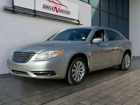 Used 2014 Chrysler 200 Touring image 7