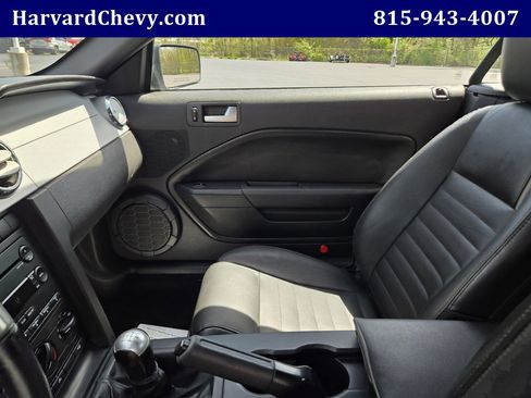 Used 2006 Ford Mustang GT RWD image 27