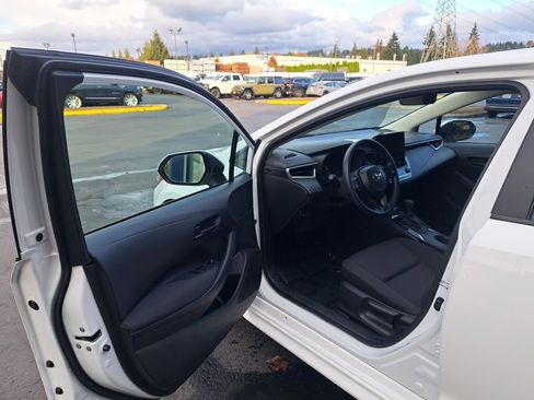 Used 2023 Toyota Corolla LE image 27
