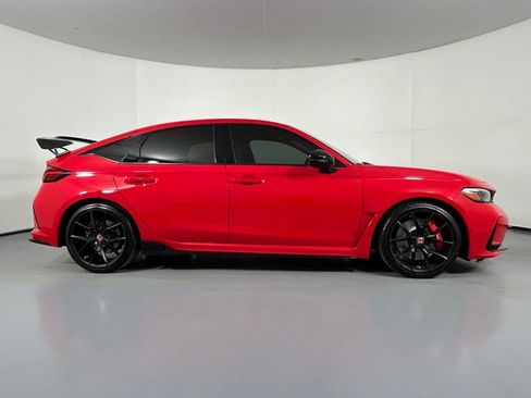 Used 2023 Honda Civic Type R image 9