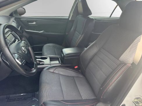 Used 2015 Toyota Camry SE FWD image 14