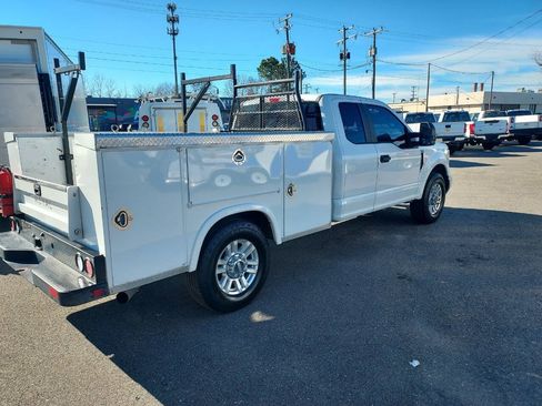 Used 2019 Ford F250 XL w/ STX Appearance Package RWD image 3