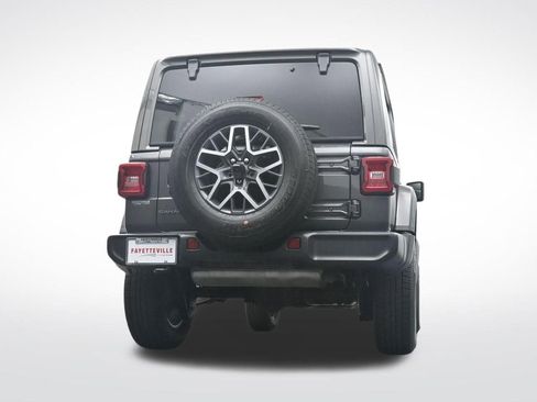 Used 2025 Jeep Wrangler Unlimited Sahara AWD/4WD image 35