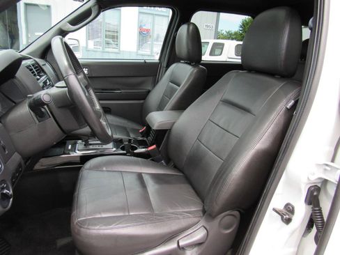 Used 2009 Ford Escape Limited AWD/4WD image 19