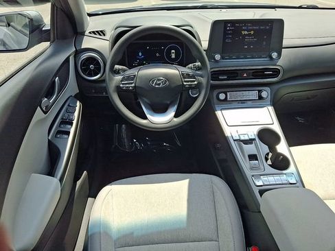 Used 2023 Hyundai Kona SE FWD image 13