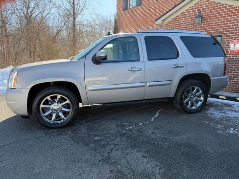 Used 2008 GMC Yukon Denali image 2
