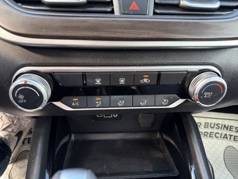 Used 2024 Nissan Altima 2.5 SV FWD image 27